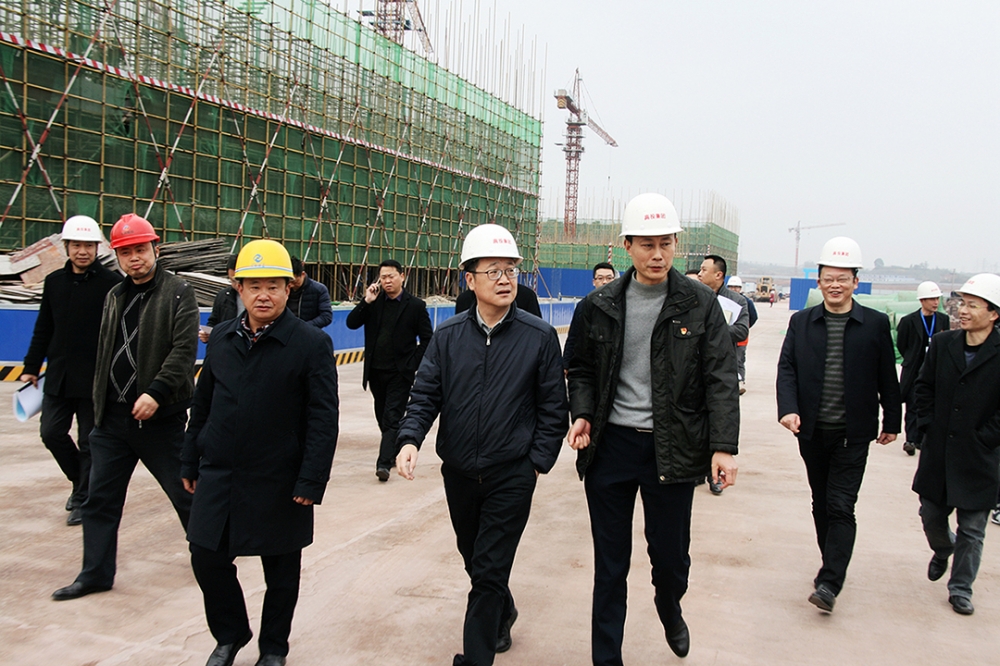 市委常委、高新區(qū)黨工委書記張邦舉一行現(xiàn)場調(diào)研高新物流倉儲中心項(xiàng)目建設(shè)情況